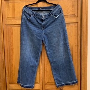 Simply Vera Vera Wang wide legged crop jeans